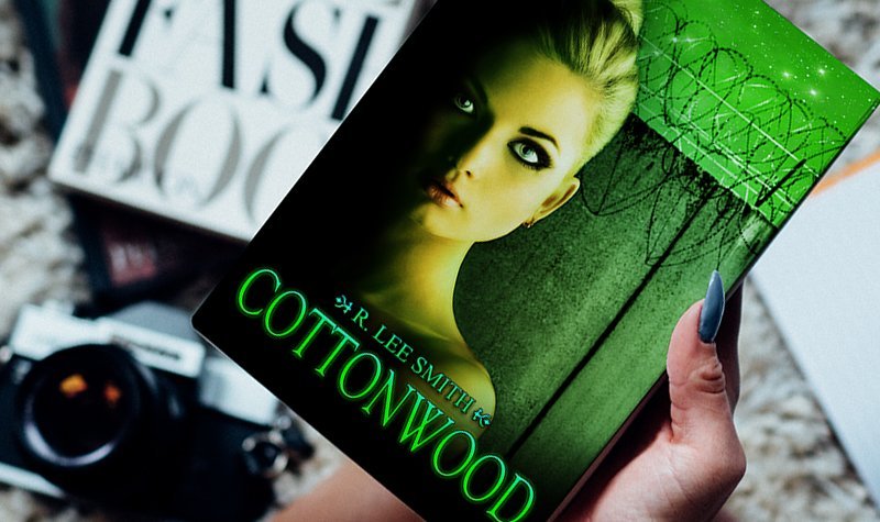 Sci Fi Romance Review: Cottonwood by R. Lee Smith